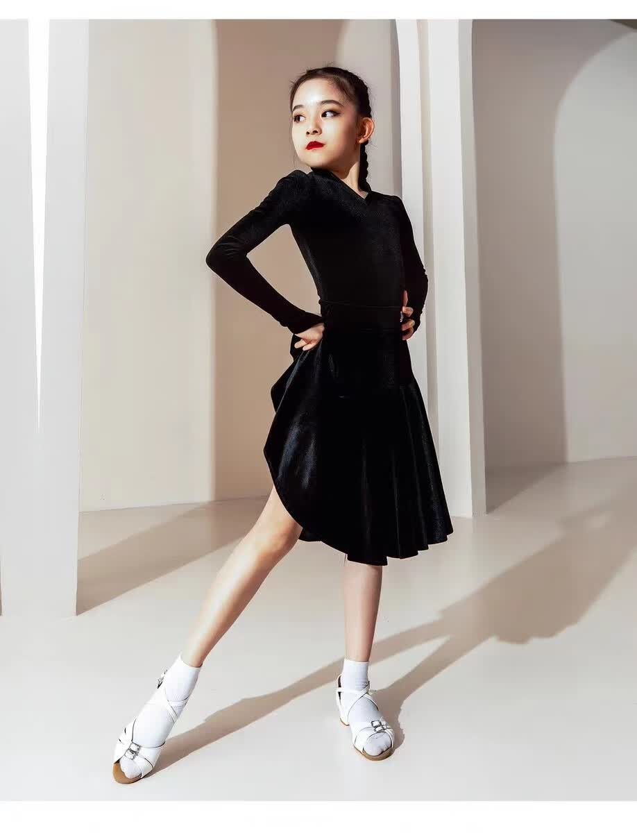 帛雷斯诺拉丁舞服装女童秋冬长袖儿童练功冬季丝绒演出服加厚分体蹈裙