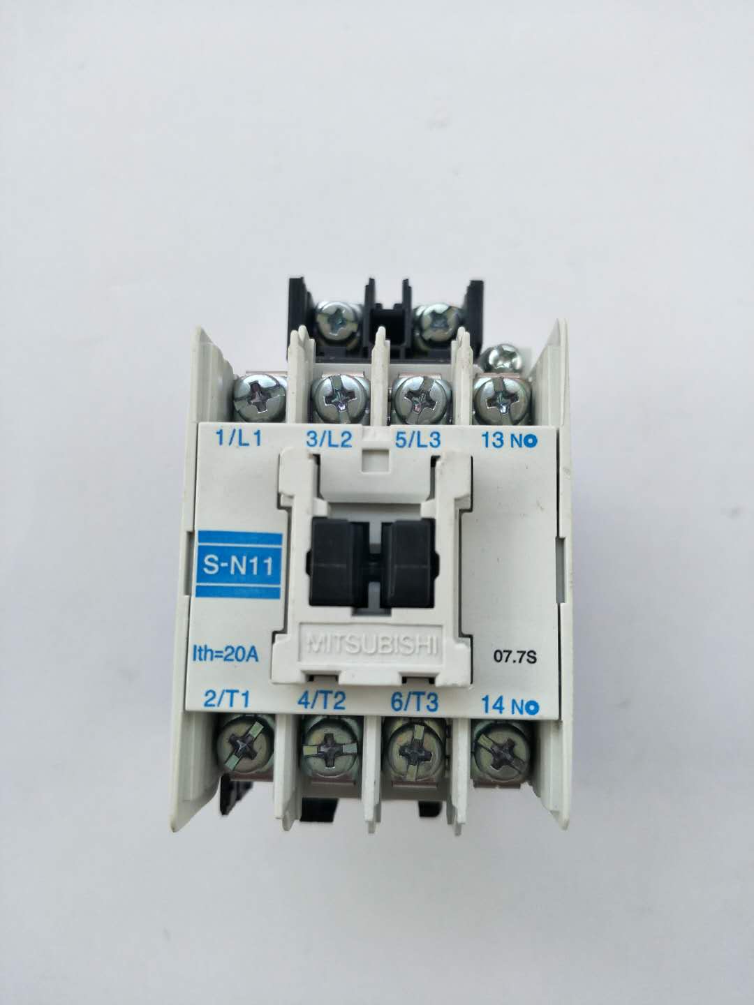 三菱交流接触器s-n12 s-n10 s-n11 ac110v 220v380v要备注型号和线圈