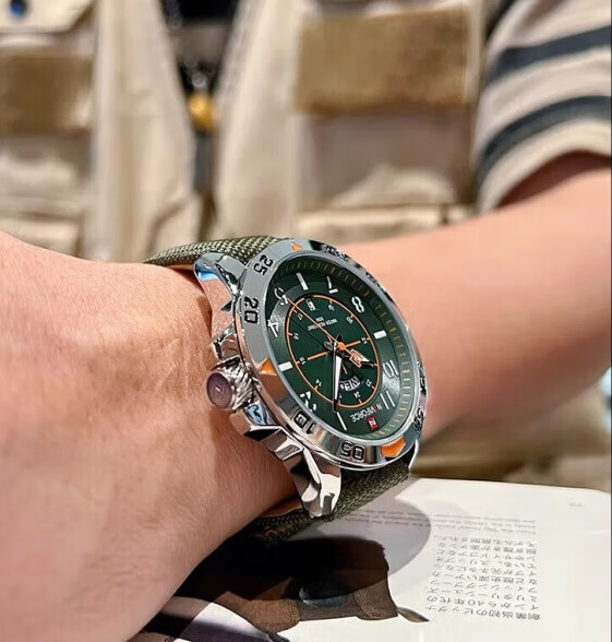 狮奥利兴领翔手表时尚潮流男士欧美范潮男军迷复古飞行员夜光防水丛林绿表 白绿色