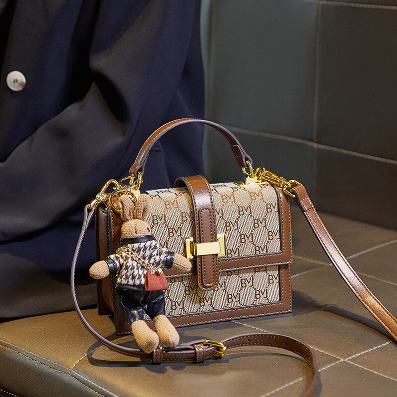 ���ڲ�����Ħ��������������������Ů�Ѱ���Ů��2025�¿���б���С���� ����ɫ���������+õ�廨��