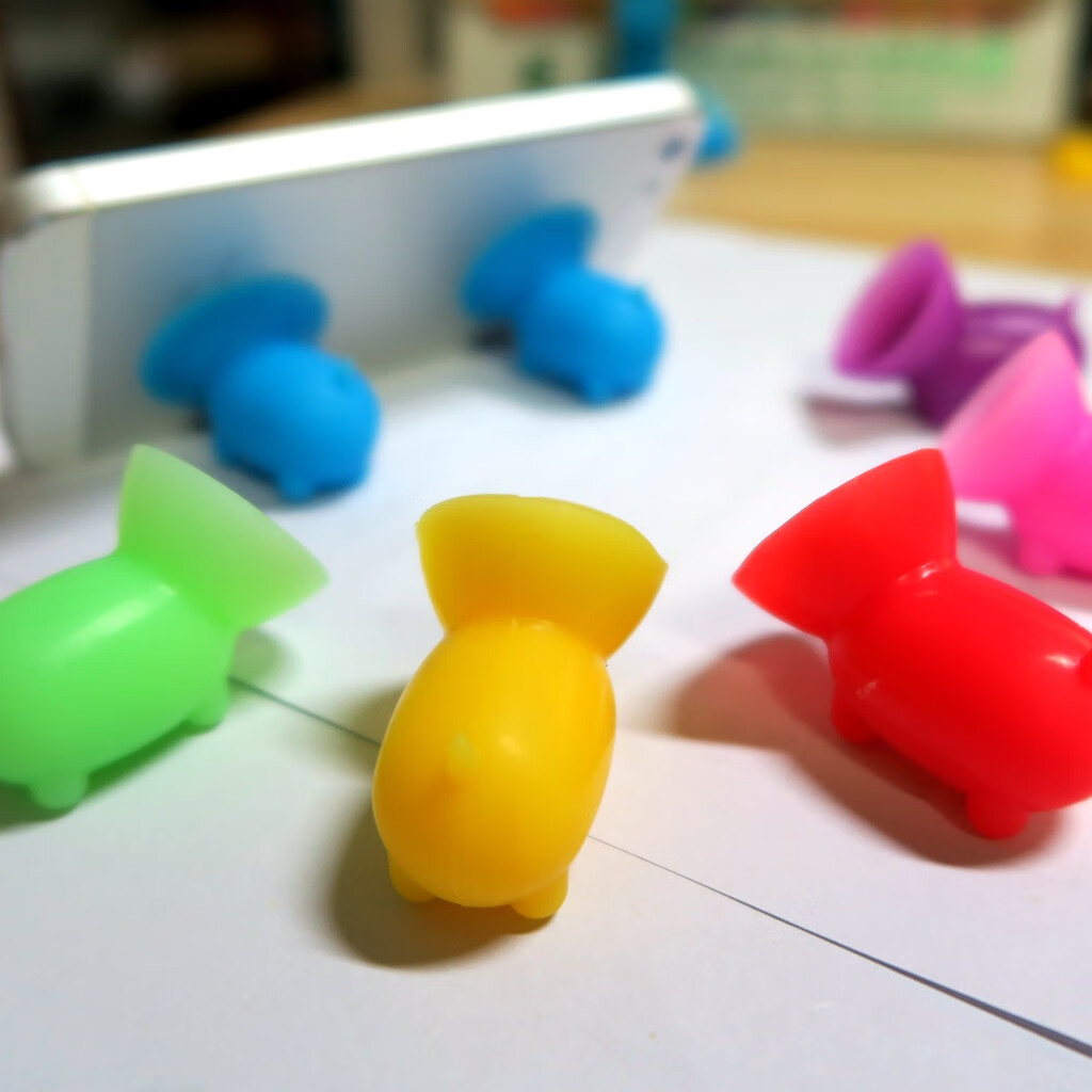 可爱桌面式多用华为软硅胶卡通手机架小 黑色小猪章鱼吸盘支架一对