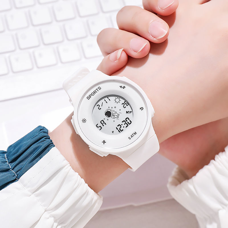 朴里 旋转太空人电子手表男女学生韩版简约运动情侣电子表圈太 白色
