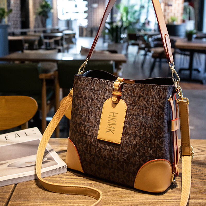 酷奇袋鼠(kuqidaishu)包包女包水桶包时尚潮流百搭印花包斜跨单肩包女