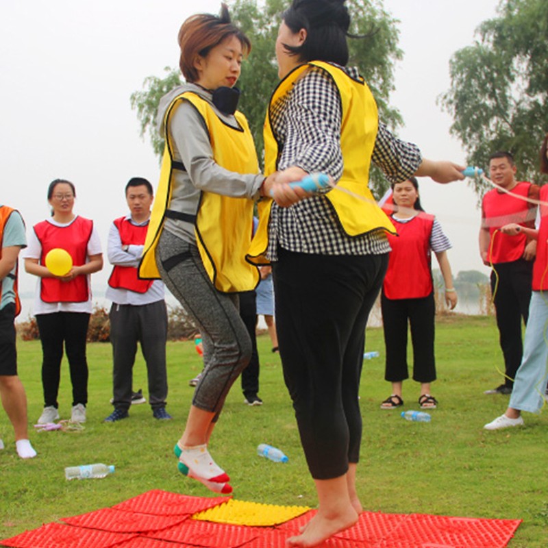 伍贰伍指压板闯关游戏户外亲子拓展团建便捷组装跨栏按摩垫套装 闯关