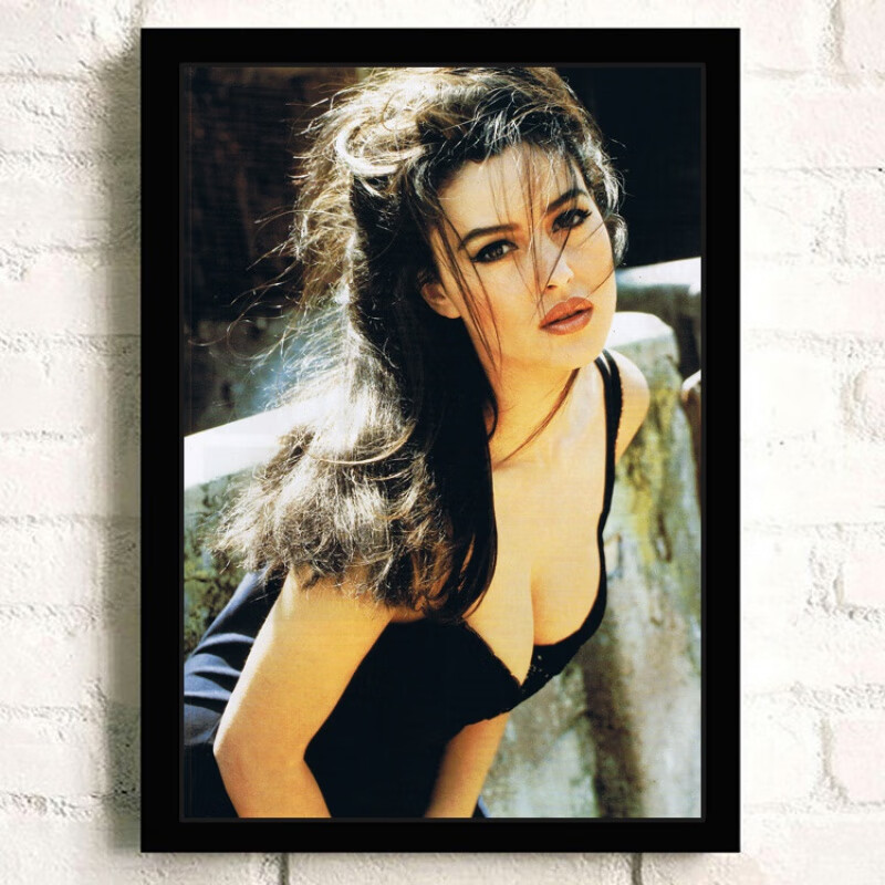 狼天影  西西里的美丽传说海报莫妮卡贝鲁奇墙贴画墙上床头贴纸可定制