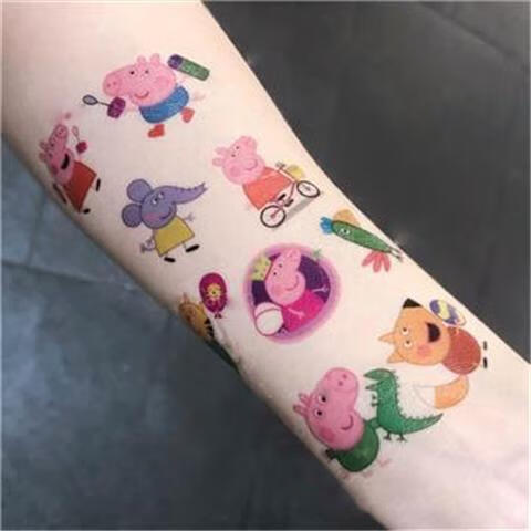 佩奇卡通可爱小猪佩奇乔治纹身贴防水男女持久儿童纹身 小猪佩奇-1张