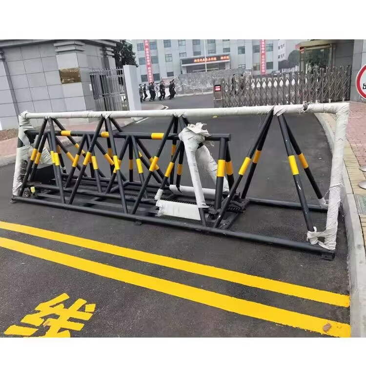 福建拒马移动护栏学校门口交通镀锌钢管三角防冲撞路障隔离栏定制