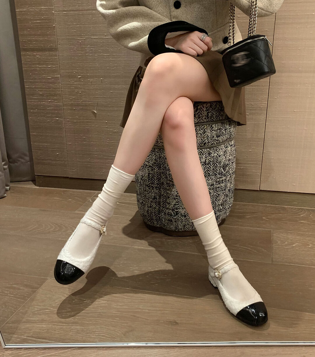 苏茵茵 春季新款时尚复古小香风山茶花扣带粗跟玛丽珍单鞋女鞋 白黑花