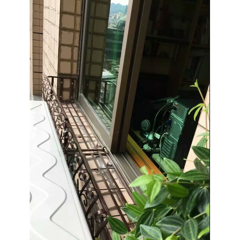 窗外储架 铁艺窗台花架阳台栏杆护栏悬挂室外户外窗户壁挂花盆架花篮