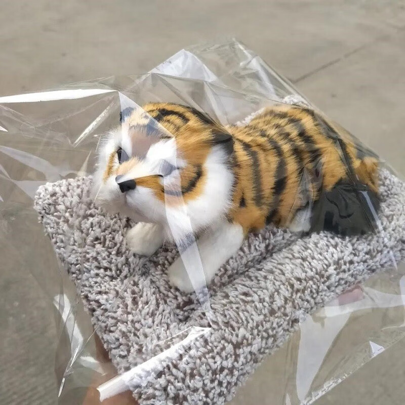 可爱卡通小老虎汽车摆件活性炭包摆件车内手办公仔创意个性车载车上