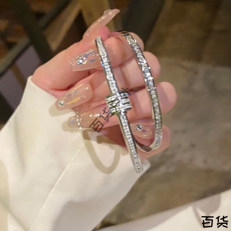 钛钢手镯女生2023年新款轻奢小众精致手链 两只手环叠戴装