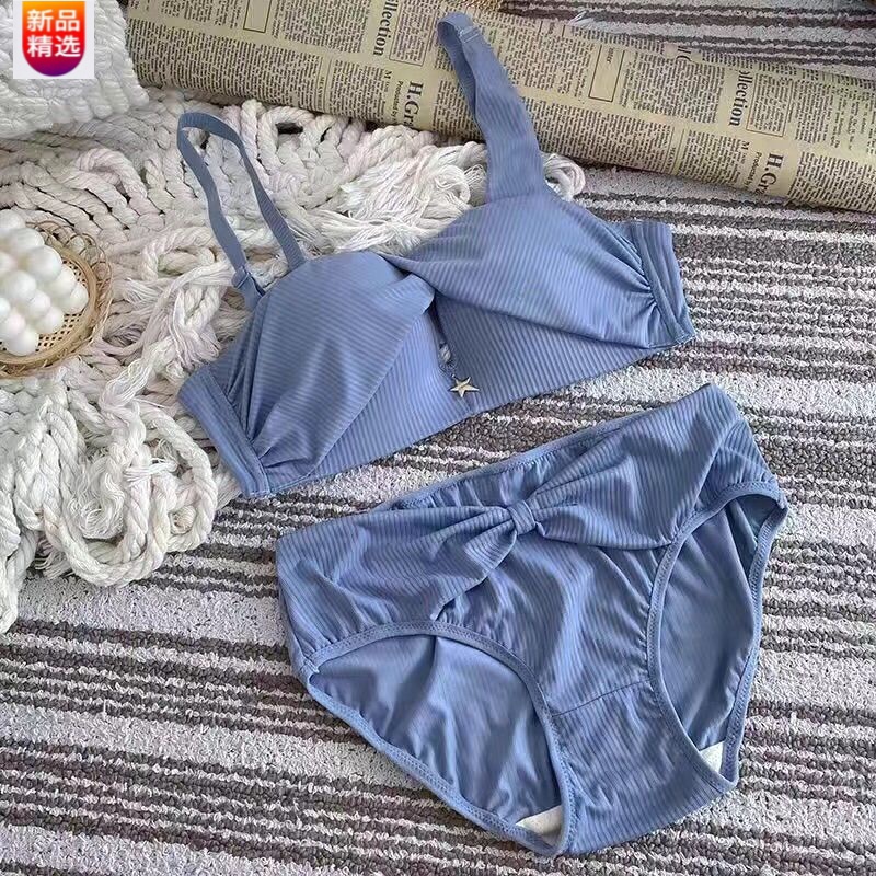 女小胸聚拢上托胸罩无钢圈调整型性感镂空文胸套装 天蓝色