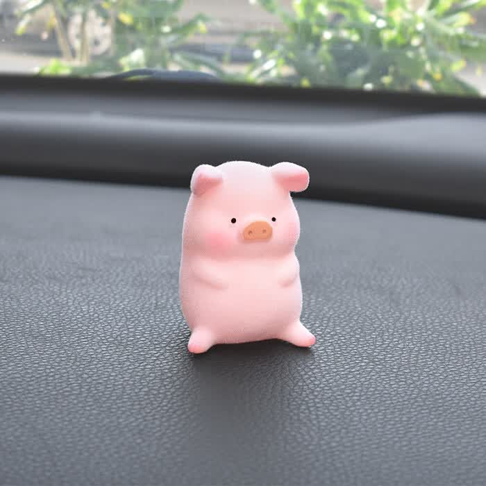 管兔车载创意卡通网红可爱小猪中控台摆件桌面办公室家居小车内饰品女