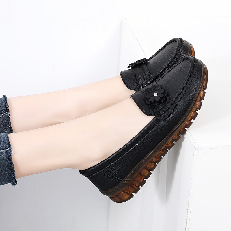 FSAT时尚小皮鞋女士软底休闲春秋单鞋2024新款平底妈妈鞋牛筋底工作鞋 灰色镂空款 41