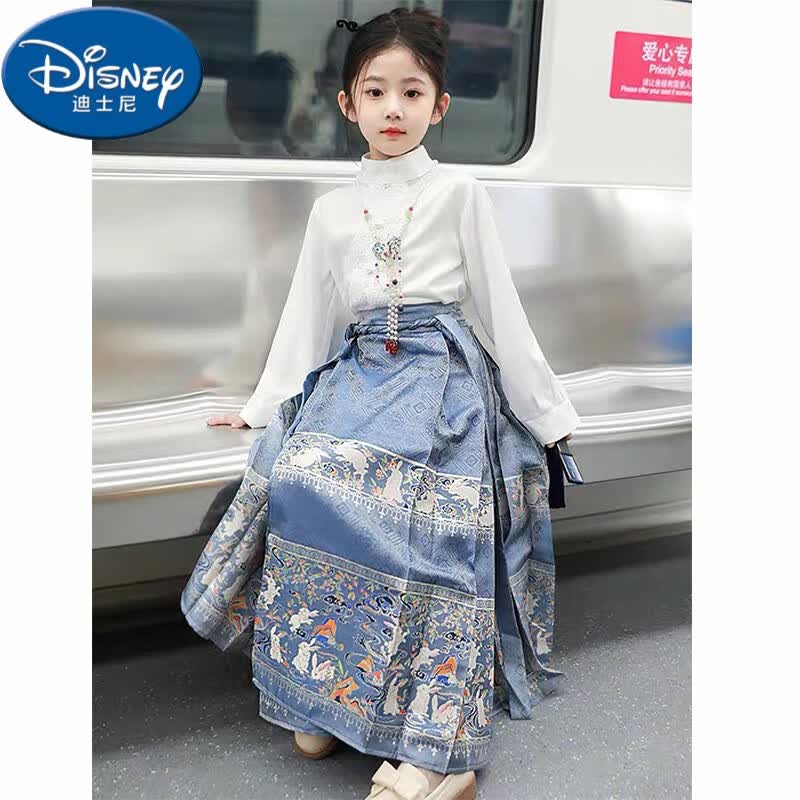 迪士尼（Disney）2023夏季新款女童马面裙套装儿童中国风斜襟上衣明制印花汉服套装 雀蓝色立领全套 130（不含项链）属于什么档次？