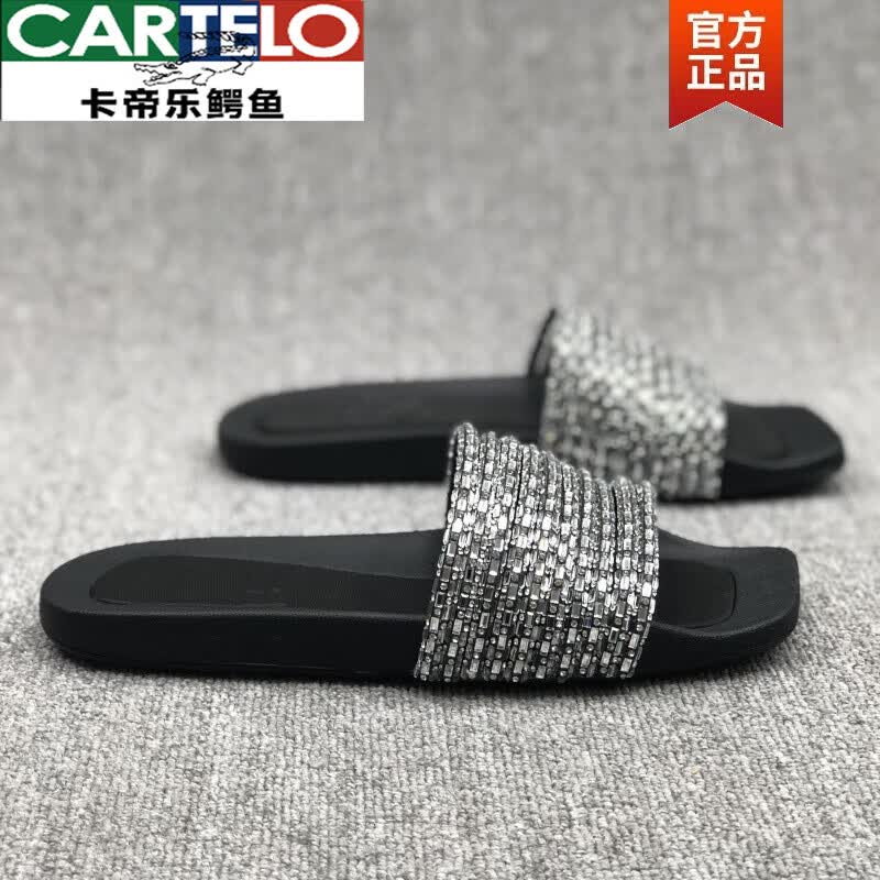 卡帝乐鳄鱼(CARTELO)欧洲站2026夏新款真皮女鞋露趾平底水钻条外穿一字拖简约凉拖鞋女 黑色 40