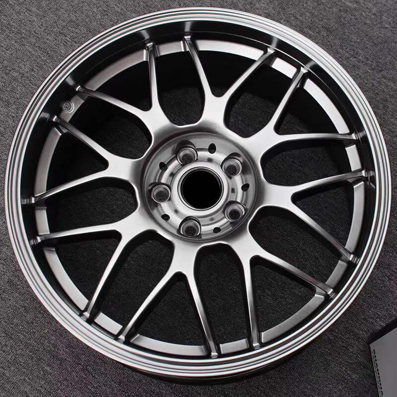 天籁皇冠普瑞维亚丰田86观致3金牛座 高亮银 18寸轮毂