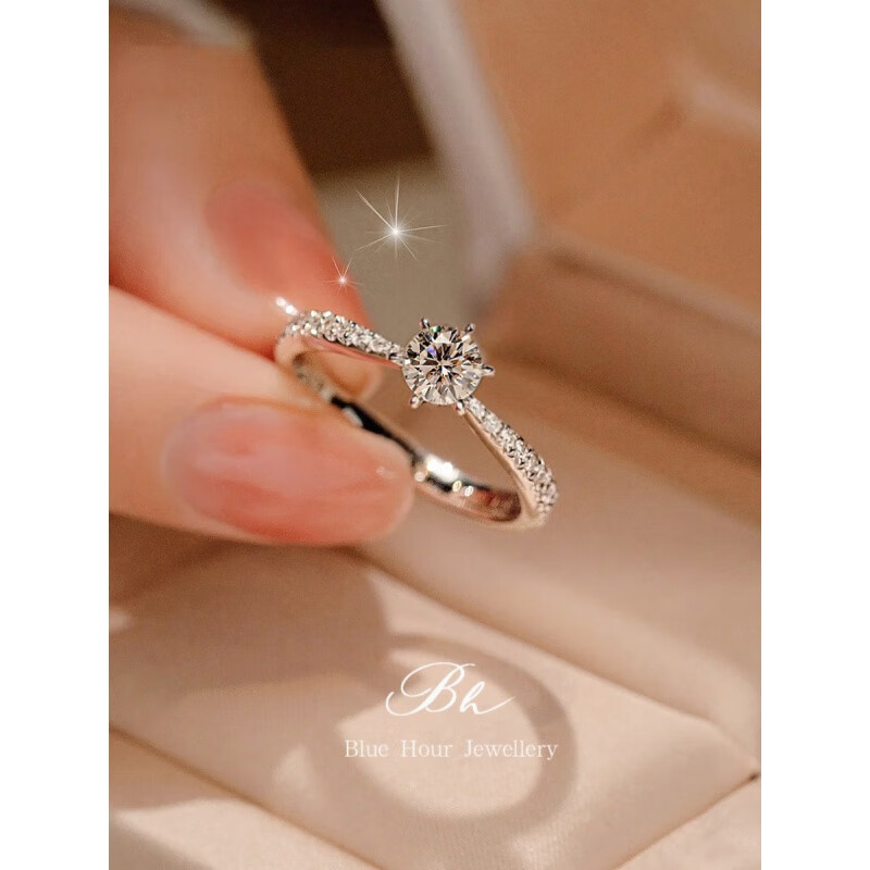 l金结婚求婚仿真钻石戒指送老生日礼物女 主钻50分【活口可调节大小】