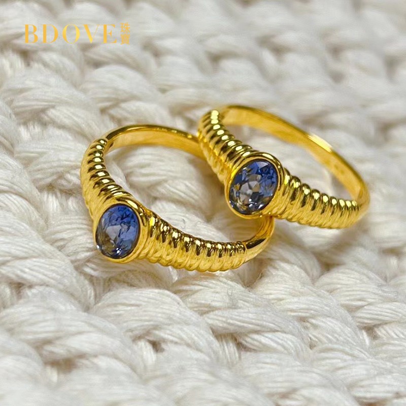 黄金镶嵌蓝宝石戒指11