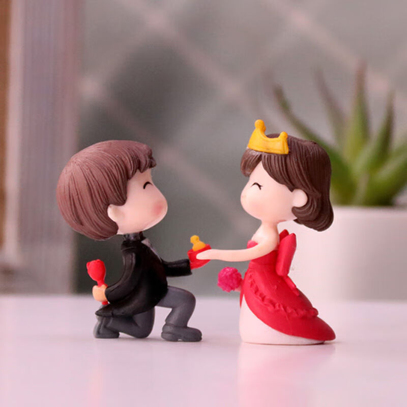 红同浪漫金婚树脂摆件超萌情侣可爱结婚求婚汽车桌面橱