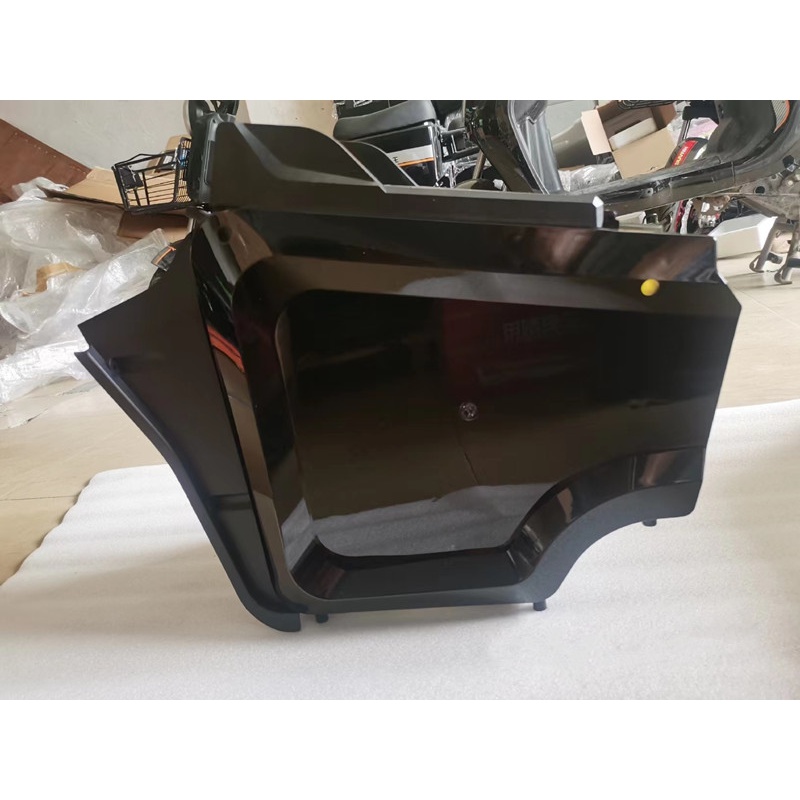 2022升级款电动车中置箱深远009电动车原装中置箱中置碳纤维储物箱上