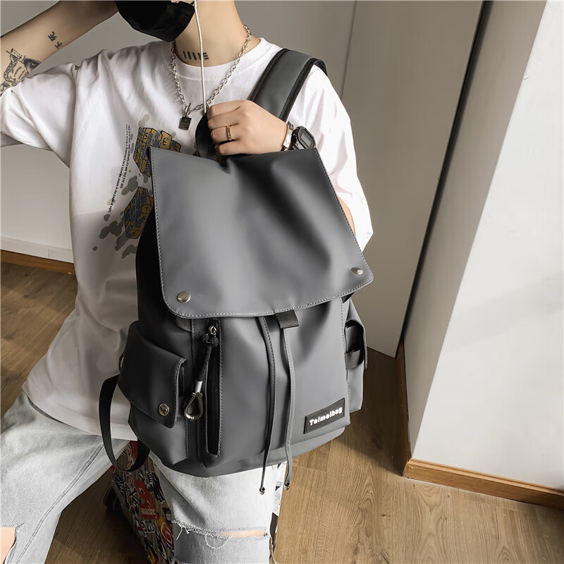 ���ڲ���������˫����д��������б�������ˮ������԰����и��д�ѧ����Ů��� ��ɫ