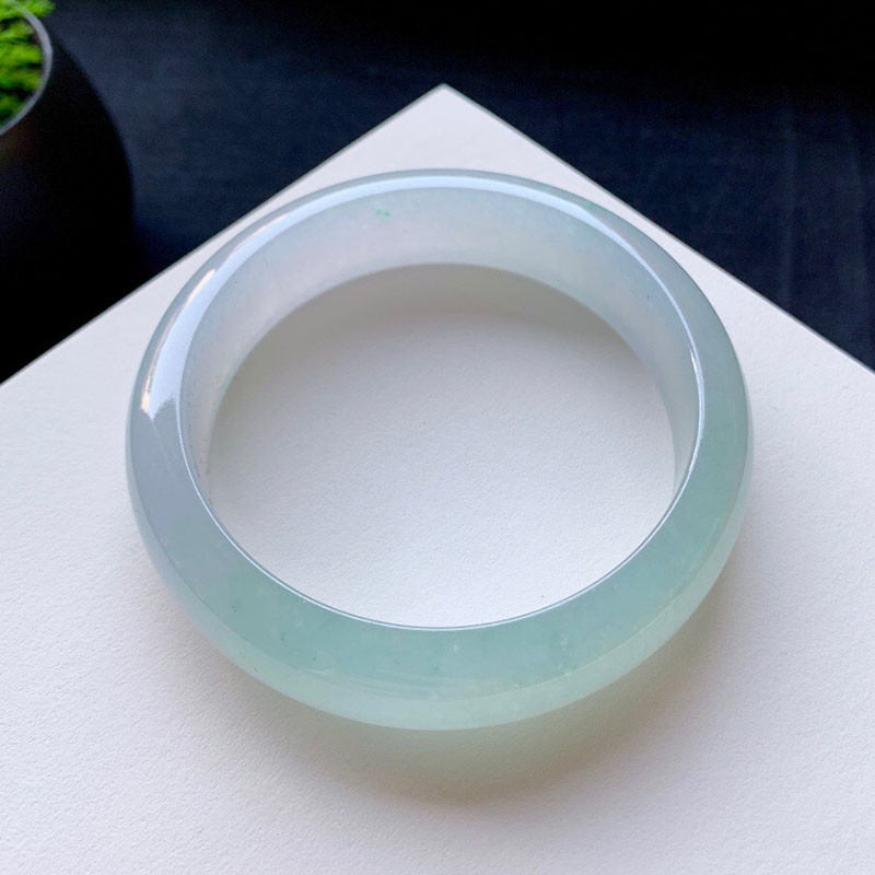 绿翠天成 女士翡翠手镯 圈口56.8宽14.6厚8.