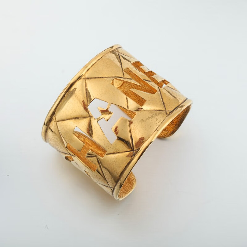 【二手9成新】香奈儿(chanel)中古字母手镯 b6723