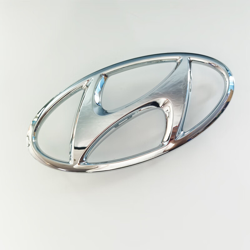 适用于现代菲斯塔车标飞思中网标前后标尾标银色标志前车头标 菲斯塔