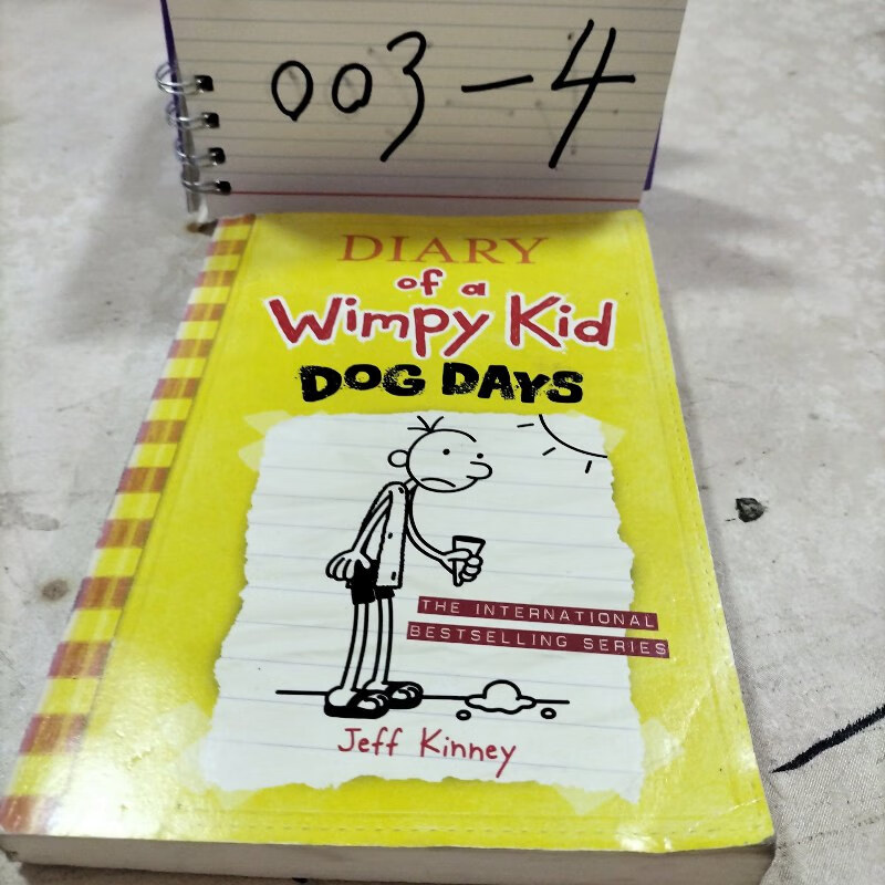 【绝版旧书】diary of a wimpy kid #4 dog days 小屁孩日记4