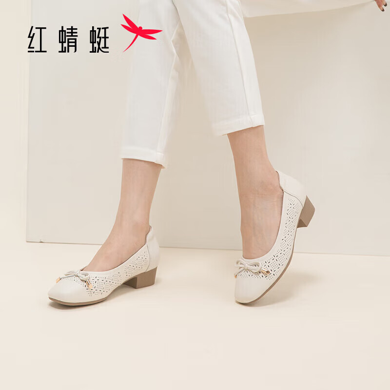 红蜻蜓24春款单鞋女粗跟镂空中年休闲皮鞋舒适妈妈鞋 WCB14215米白色37