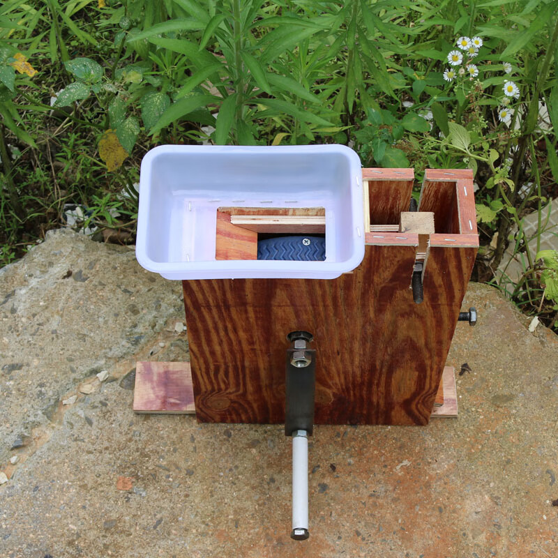 雅豪颖兴莲莲子剥壳机新款木制剥莲子去壳去皮机器割壳机手摇莲子去壳