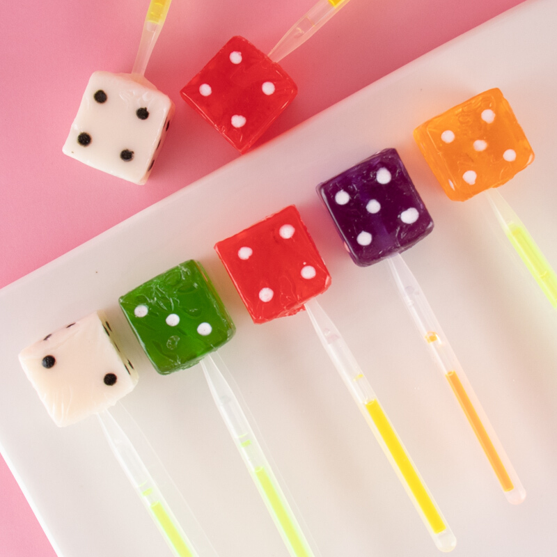 虎钢馋可爱造型创意水果味糖果方形色子骰子糖荧光棒棒糖礼盒零食15g