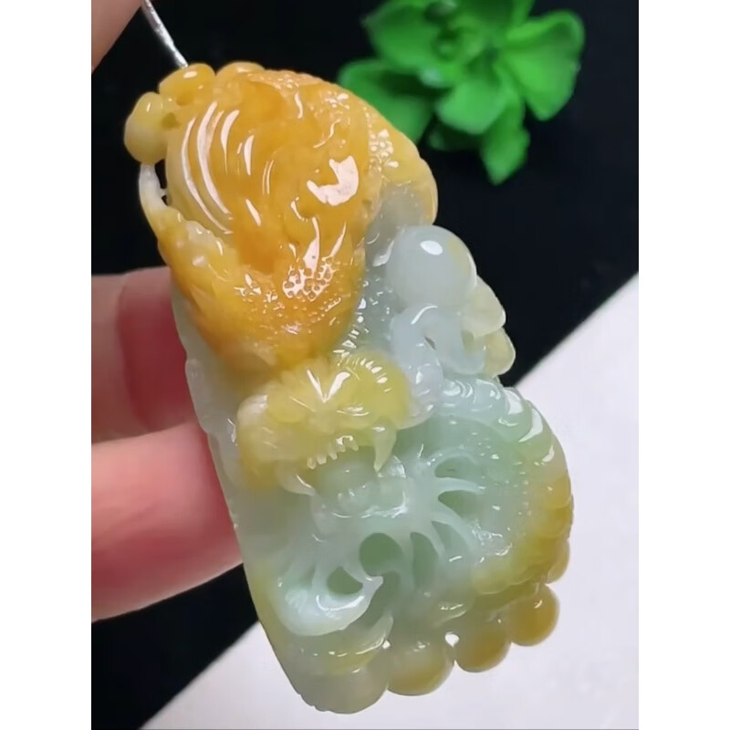 随峰a货玉石冰飘黄龙牌吊坠十二生肖龙翡翠玉坠 神龙护主挂件