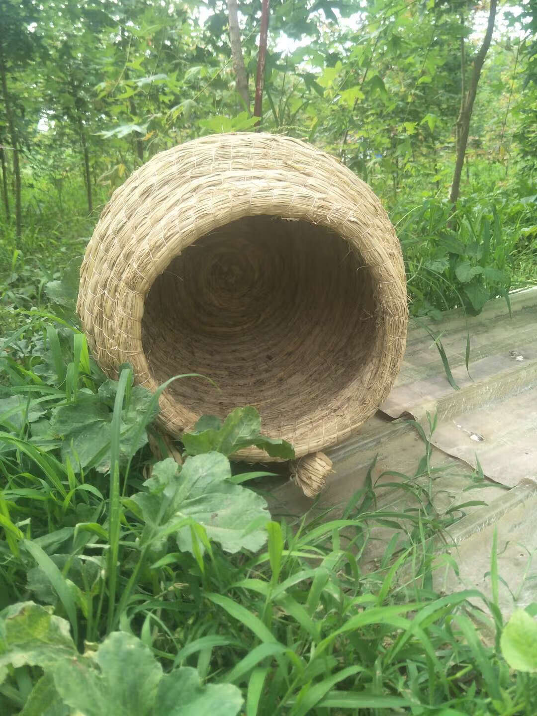 山头林村鸡窝下蛋窝防雨草编大号家用鸡舍户外散养特大号保暖稻草大型