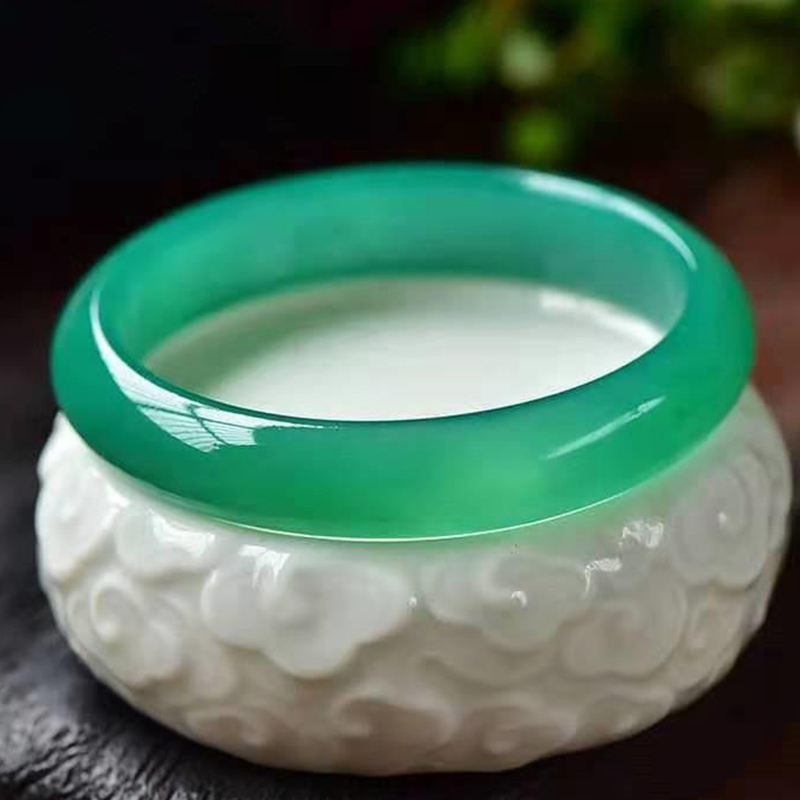 珠宝严选【每日漏】冰种帝王绿阳绿玉髓满绿时尚女款玉石气质玉手镯女