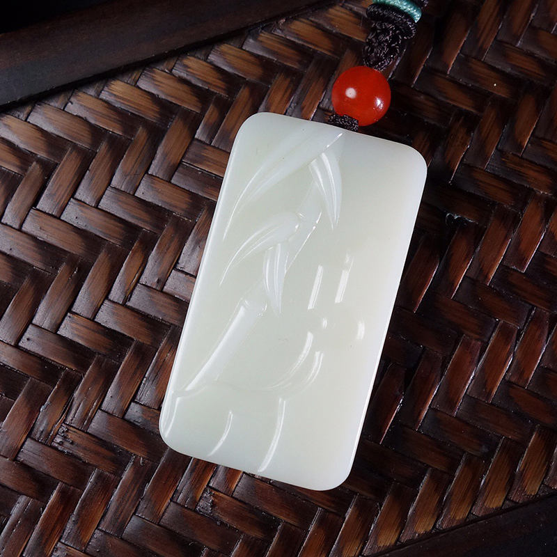 和田玉 【竹苑】 尺寸:40x21x8mm 重量:19g 带证书