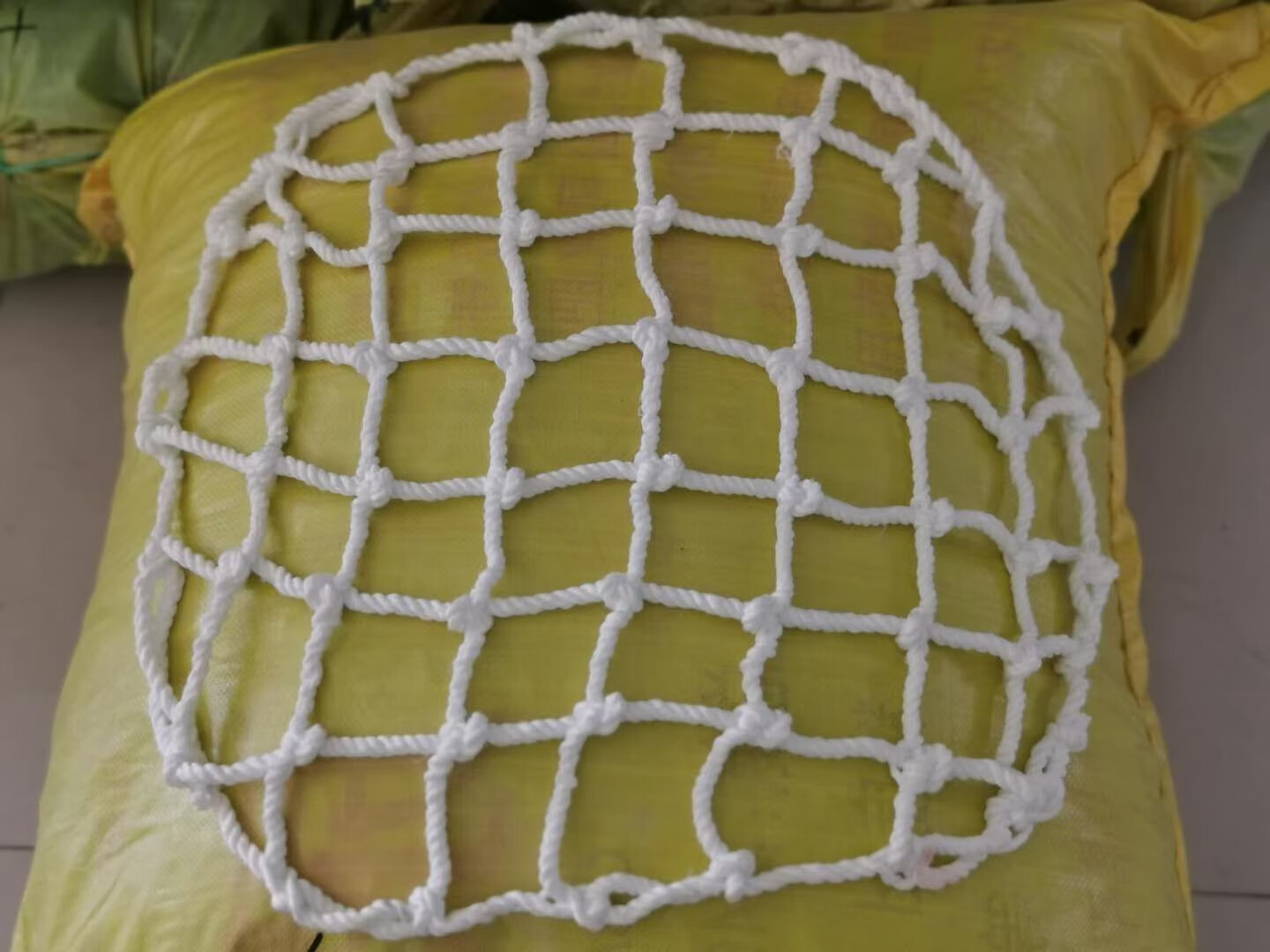 方形密目网检查井电力井通讯下水道专用安全防护网 白色70井盖专用网