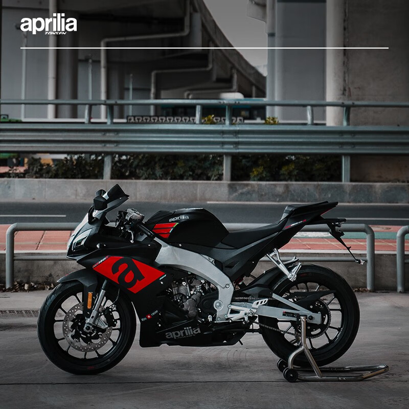 开箱解读评测aprilia GPR150R跑车怎么样？插图