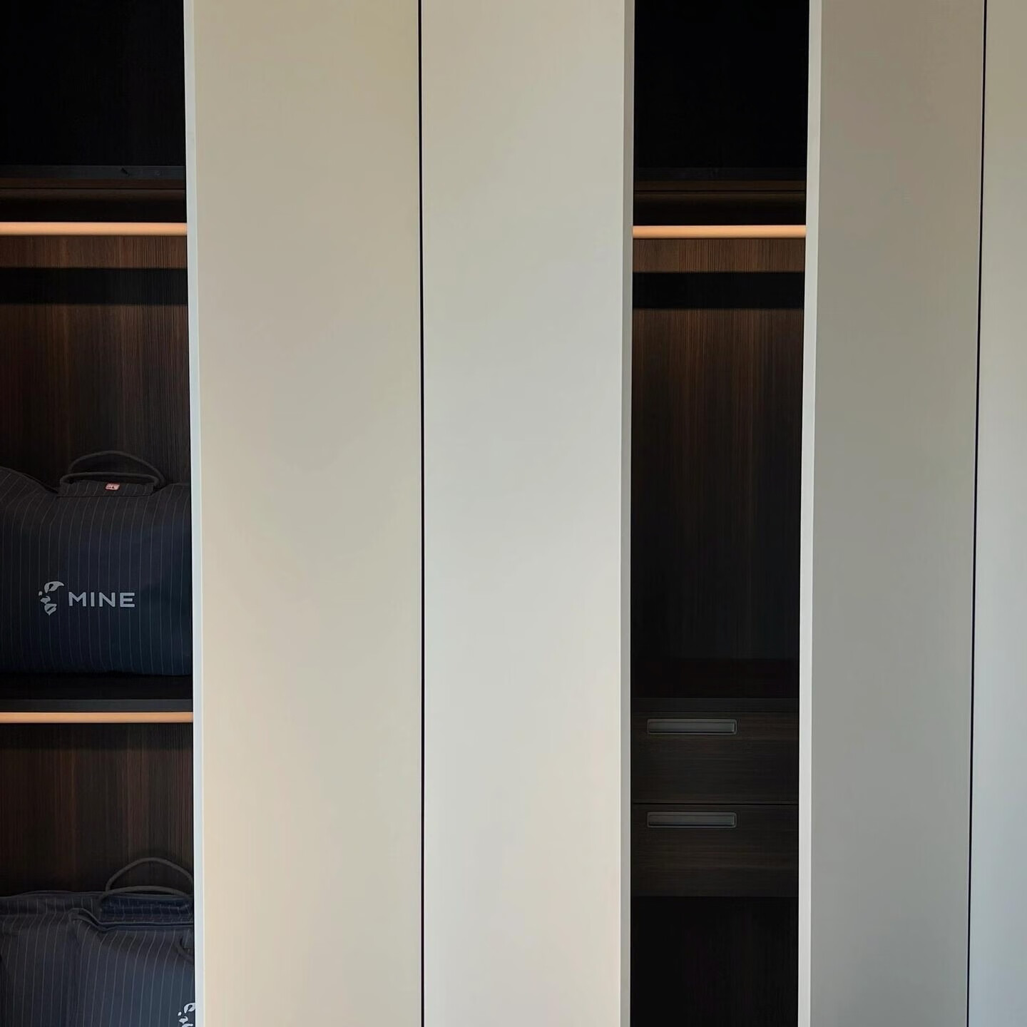 佐拉丽卧室走入式衣帽间全屋定制衣柜门一门到顶整体家装轻奢家具衣柜