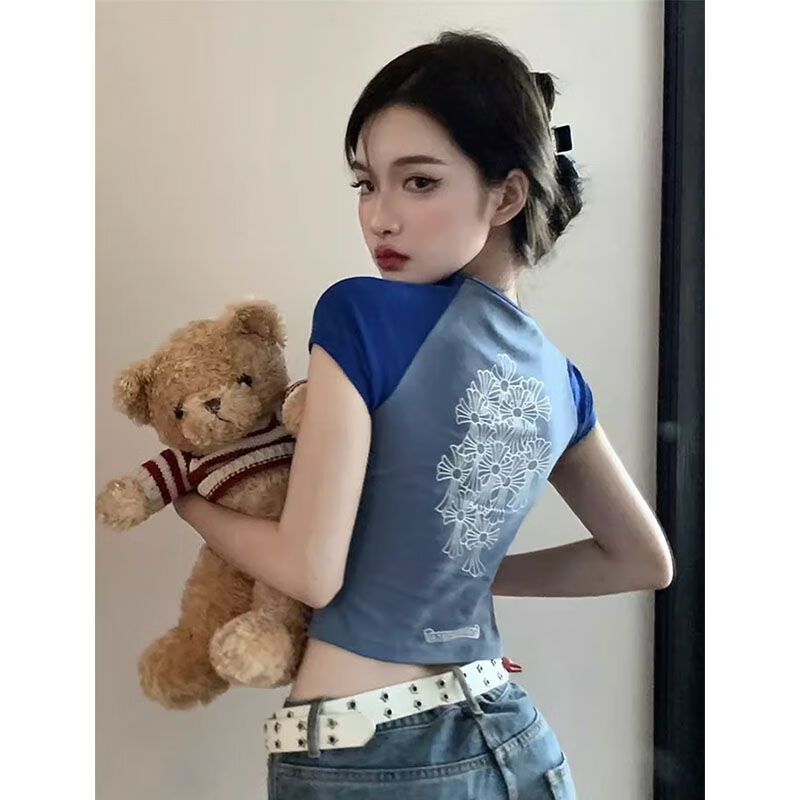 vjwk夏季款漏肩t恤女学生露肩装别致甜辣上衣夏装设计感小众印花短款