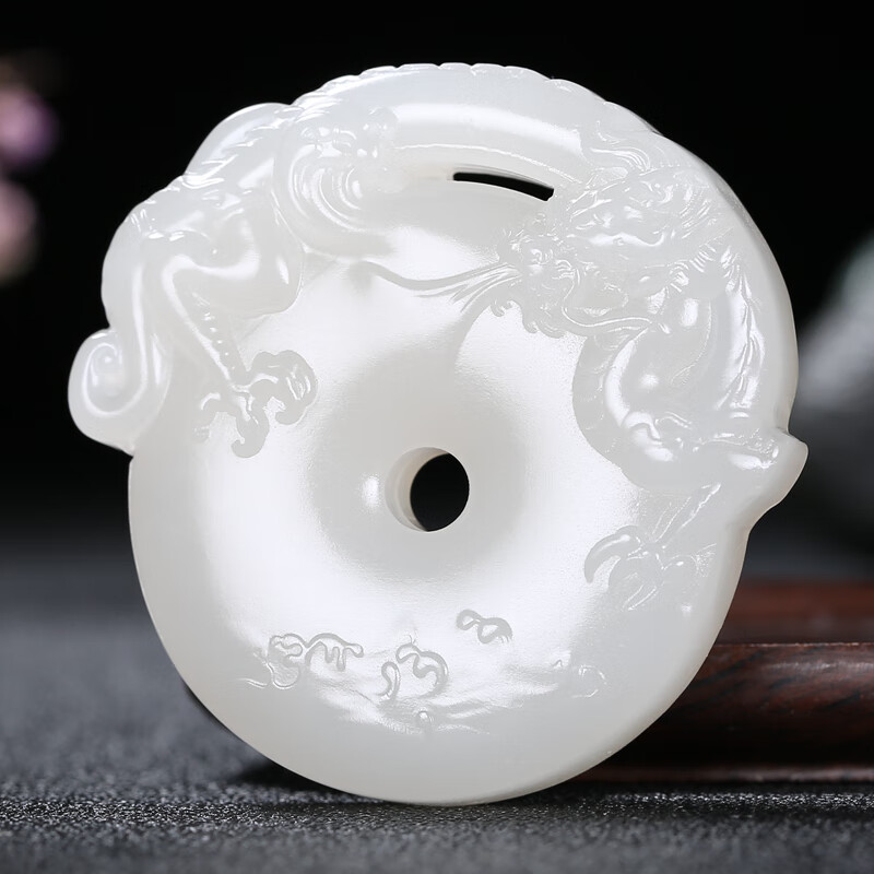 玉者无疆【实价店】和田玉羊脂玉龙行天下有水线吊坠挂件重48.092克