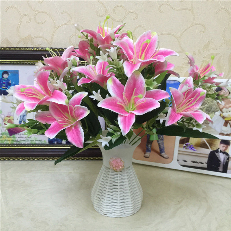精选 仿真玫瑰百合花束套装假花单支客厅装饰花绢花餐桌摆件花卉靓派7头玫瑰百合3束 紫色 带花瓶 虎窝购 精选 仿真玫瑰百合花束套装假花单支客厅装饰花绢花餐桌摆件花卉靓派7头玫瑰百合3束 紫色 带花瓶 虎窝购