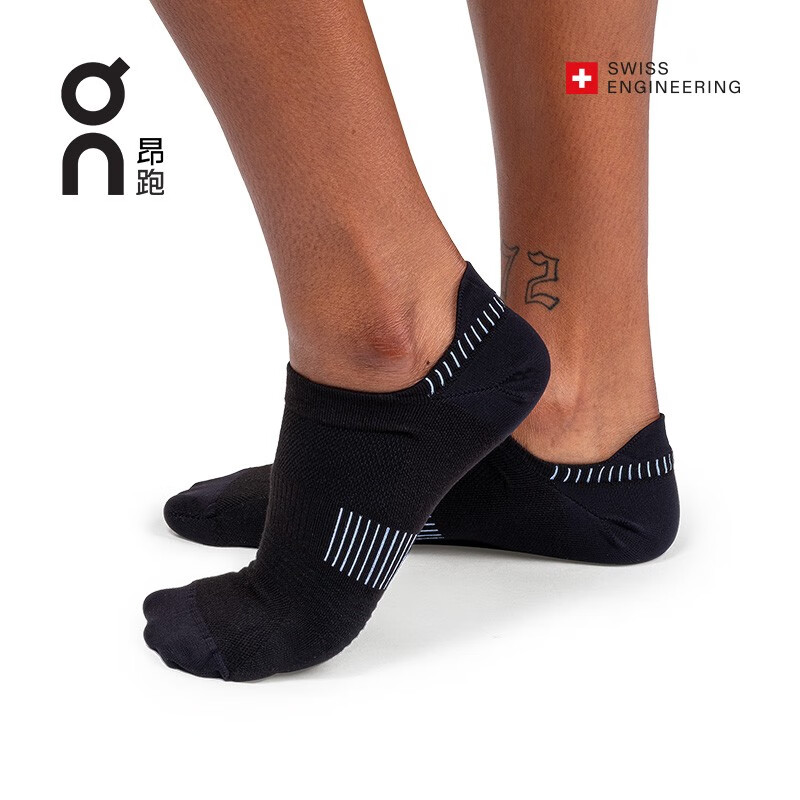 on昂跑 ultralight low sock 女款轻量舒适低帮跑步袜 black/white 黑