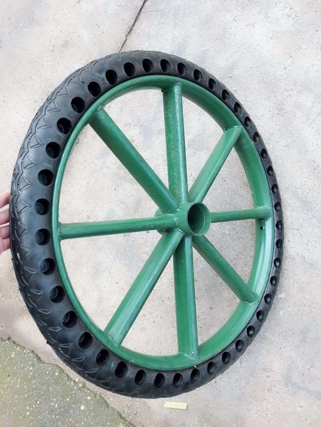 哩嗹啰嗹工地翻斗实心轮胎加厚钢圈发泡胎手推 军绿色 特定加厚发泡轮