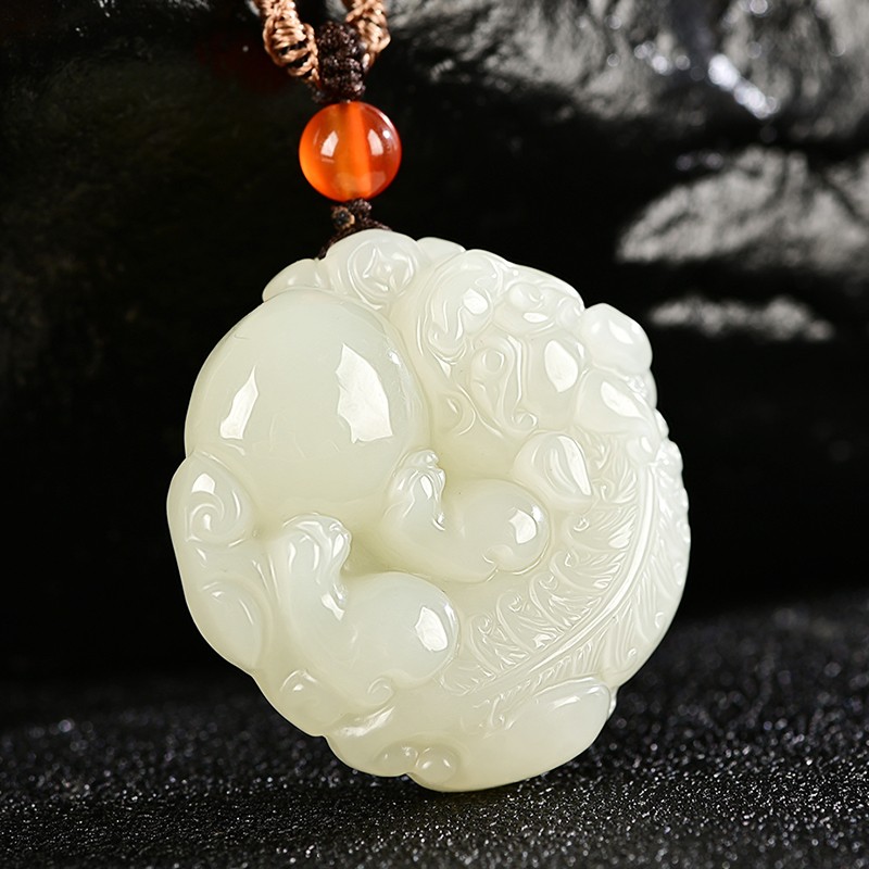 天然新疆和田玉貔貅吊坠男女款招貔恘财双面皮丘项链挂件带证书