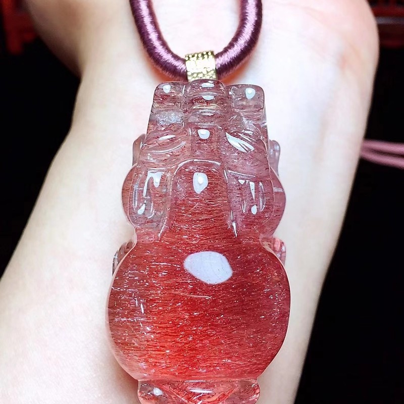 君政红超七红发晶貔貅吊坠 顺发发晶造型圆润周正工艺精 红色