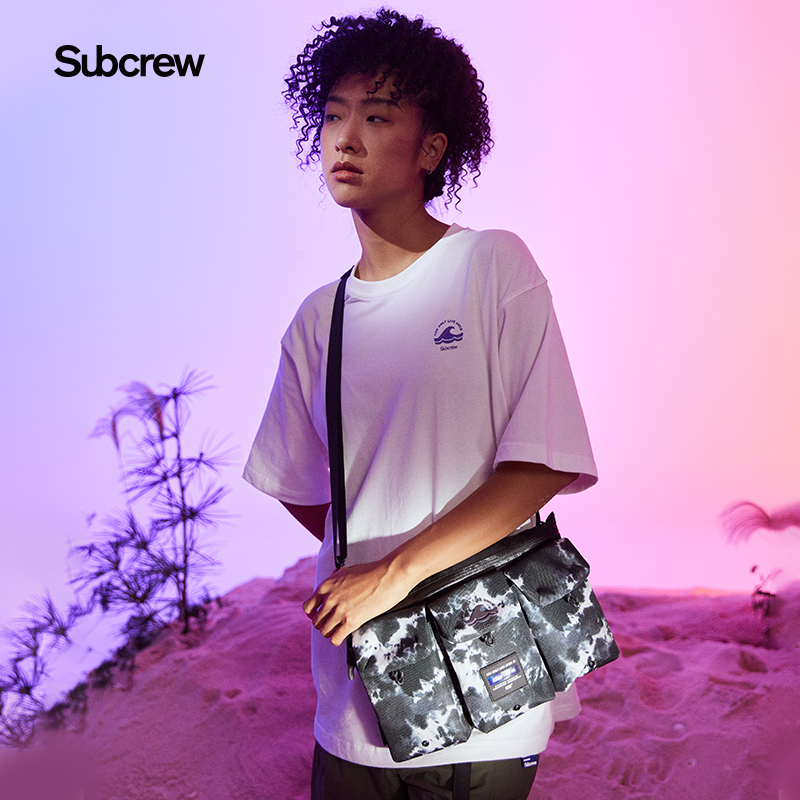 subcrew李灿森潮牌新款斜挎包男女休闲运动邮差包街头单肩包通勤机能