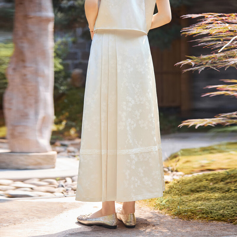 乐町乐町复古甜美新中式套装裙圆领泡泡袖改良马面裙 米白（现货） M