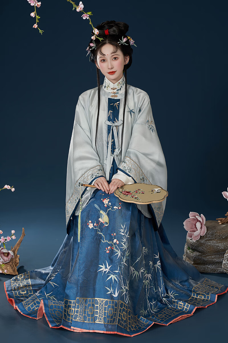 钟灵记竹枝词:圆领半袖对襟衫纱立领仿苏绣片式马面裙2021女秋 立领对襟一件预售45天 L高性价比高么？